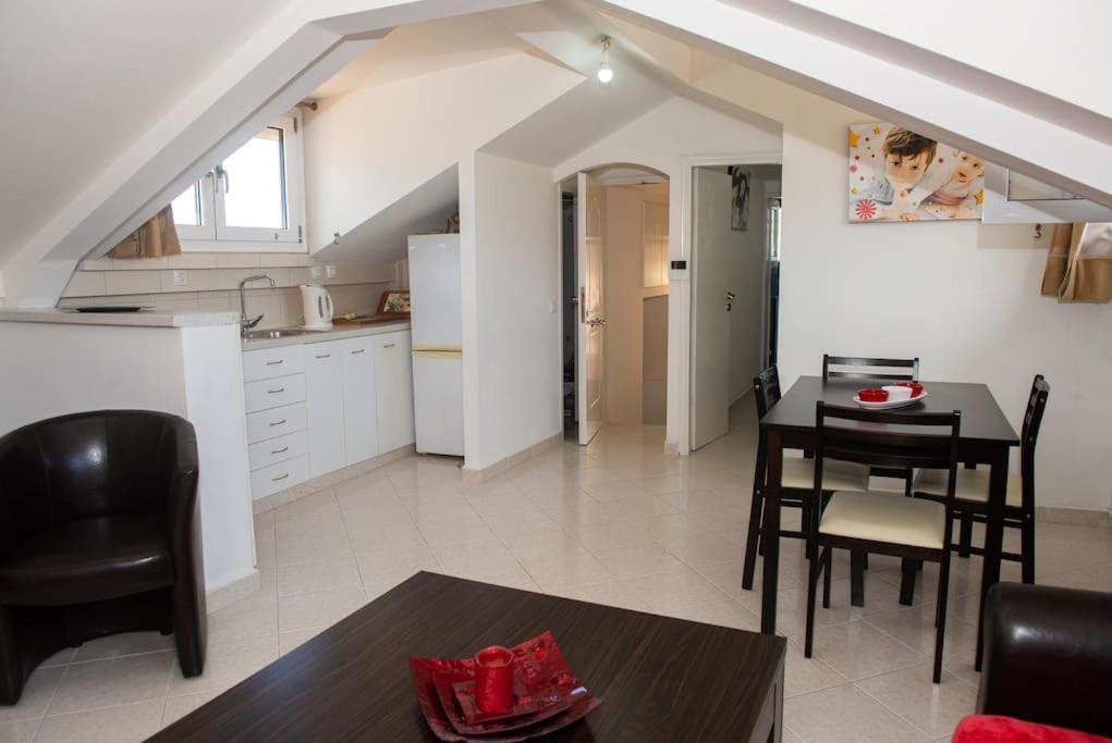 Attic Flat "Tsoukalas Group" Закінф Екстер'єр фото
